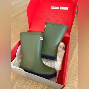 Hunter Classic Rain Boots Olive + Navy Kid’s Size 10M